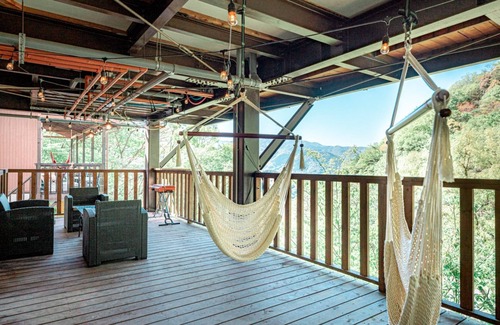 Shimotaga Casa | House with a large terrace and a natural hot spring rock bath / Atami Shizuoka