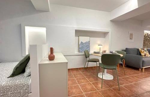 Laredo Apartamento | House with a patio in the center