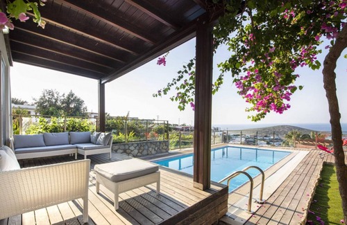 Koyunbaba Apartamento | House with Amazing Sea View and Pool in Gumusluk