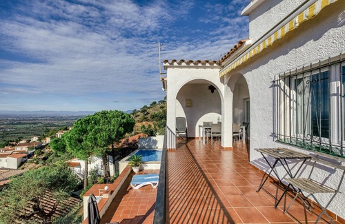 El Mas Fumats Villa | Casa con hermosa vista, piscina, terraza y jardín