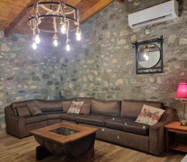 Vourgareli Apartamento | House with big garden and barbeque in nature