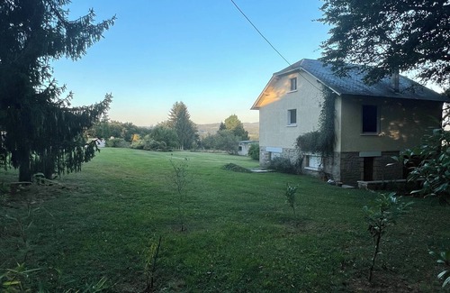 Peyrissac Casa | House with breathtaking views of the Monédières mountains. The peace and charm of Corrèze.