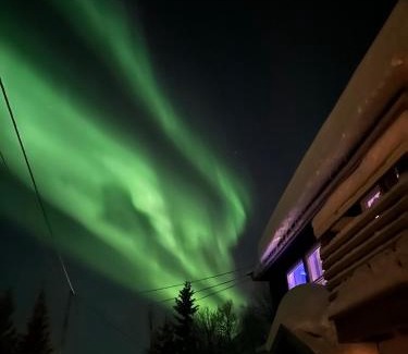 Tromso Casa | House with charm, valley with lots of northern lights, Breivikeidet