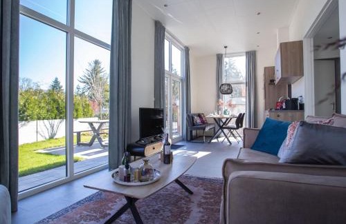 Municipality of Rhenen Chalet De Esquí | House with dishwasher, in nature reserve