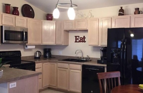 Grand Junction Casa | House with Enclosed Garage! Protect your vehicles! 3 Bed/2 Bath!