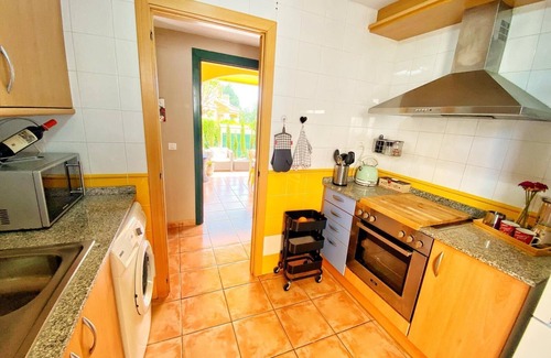 Miami Platja Casa | Casa con jardín privado, BBQ y piscina comunitaria