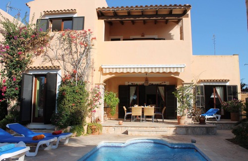 Portopetro Casa | Casa de vacaciones con piscina, jardín, vistas al mar, playa, conexión Wi-Fi, patios, parrilla de gas