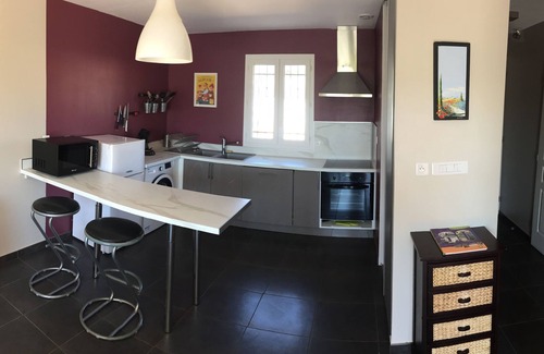 Esparron-de-Verdon Casa | Casa con magníficas vistas de las colinas provenzales, rodeada de tres lagos.