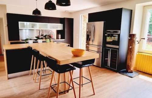 Les Ponts-de-Ce Casa | House with garden near the Loire river