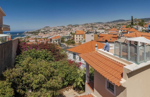 Santa Maria Maior Villa | House With Garden and Great View, Vila Boa Vista