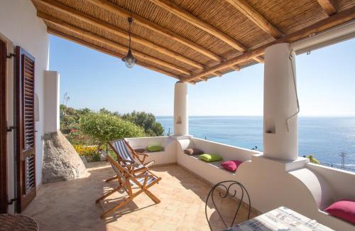 Canneto Casa | House with garden and sea view in Lipari