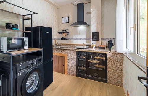 Luena Casa | Casa con jardín en la montaña de los valles pasiegos