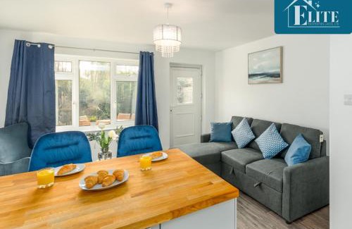 Whitnash Apartamento | House with Garden & Private Driveway - Elite Properties