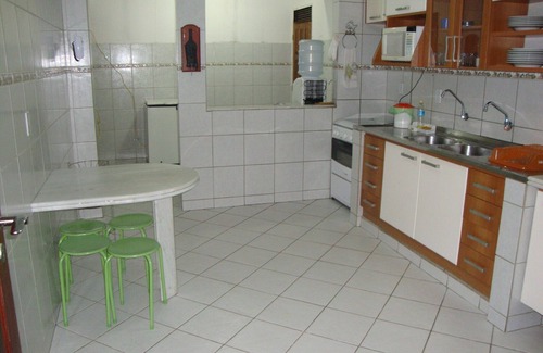 Ponta Negra Casa | Casa con un gran margen de alojamiento, zona de recreo con parrillas de barbacoa y piscina.