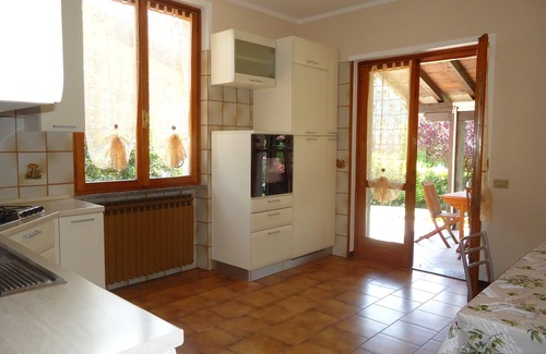 Anfo Casa | casa grande, jardín, 5 personas, 200m al lago / playa