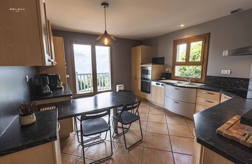 Azet Casa | Casa con magnifica vista