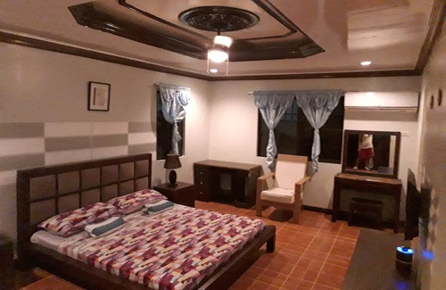 Suba Basbas Complejo | Casa Con Bonito Jardín Y Gran Piscina Privada En Renta