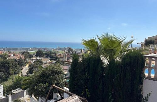 Santa Susanna Casa | House with ocean and mountain views
