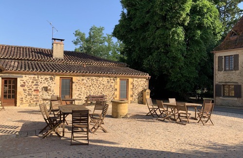 Mazeyrolles Casa | House with Périgourdine charm