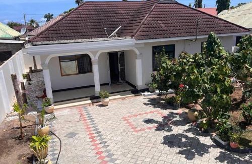 Dar es Salaam Apartamento | House with parking space in Dar es Salaam