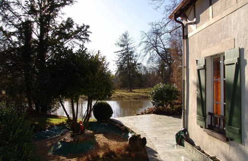 Montigny-sur-Loing Casa | Casa con piscina y acceso de tenis entre bosque y río cerca de Fontainebleau