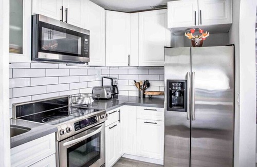 Biscayne Park Casa | HOUSE WITH POOL, 10 MINS DRIVE TO THE BEACH!