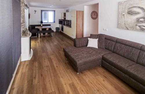 Milcetici Casa | House with pool in Malinska