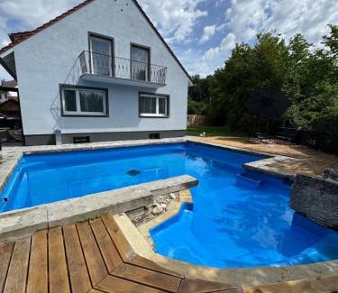 Dachau District Apartamento | House with privat pool & dream garden