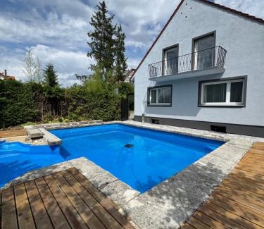Dachau District Apartamento | House with privat pool & dream garden