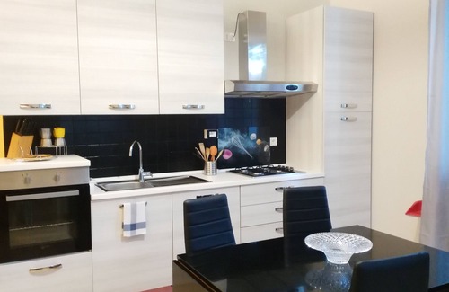 Fano Apartamento | HOUSE WITH PRIVATE ENTRANCE AND GARDEN, CENTRAL LOCATION, CONVENTIONS