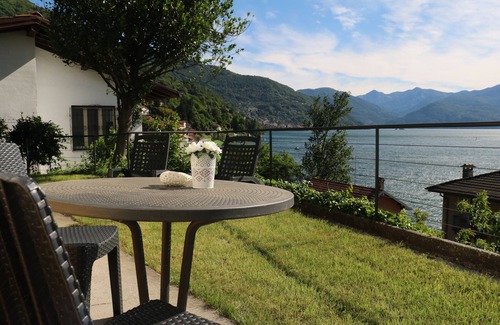 Resiga Apartamento | casa con jardín privado y maravillosa vista al lago