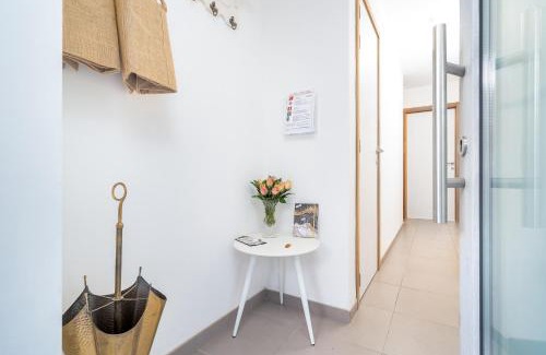 Spanje Casa | House with private parking & sauna near city centre and transport