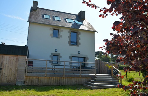 Carantec Casa | House with sea view and enclosed garden.