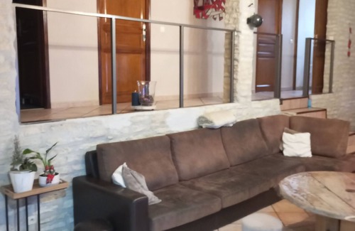 Senas Casa | House with small farm and picine between the Luberon and the Alps