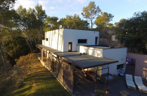 Les 3 Ponts Casa | House with swimming pool and outbuilding