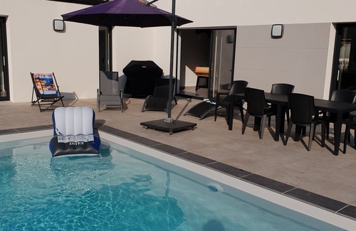 Pornic Casa | House with swimming pool and garden, 4 mins walk from the beach, 6 people, 3 beds