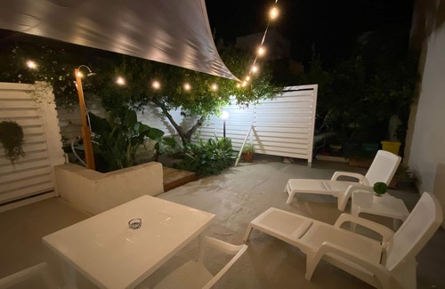 Casa Santa Casa | House with veranda and garden, for couples and families, pets allowed