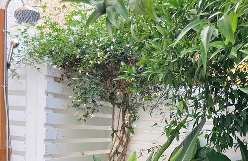 Casa Santa Casa | House with veranda and garden, for couples and families, pets allowed