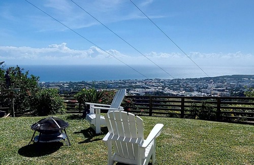 Saint-Denis Casa | House with very pleasant garden, lovely view of the town.