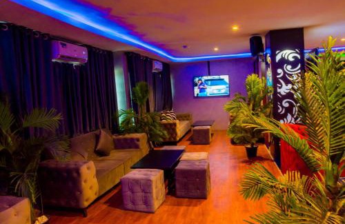 Oshodi-Isolo Hotel | House10 luxury hotel and suites