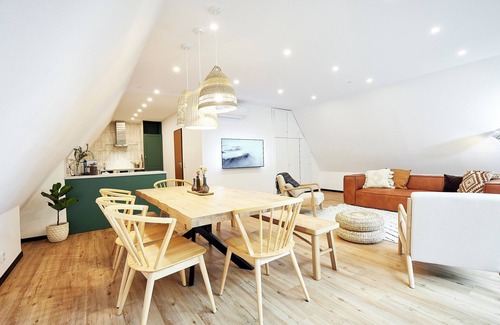 Grattersdorf Casa | HOUSE28 - Modern A-Frame in the woods