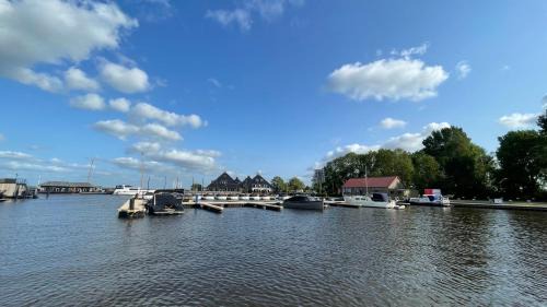 Offingawier Alquiler De Eote | Houseboat 18 Nordic