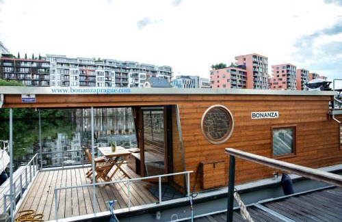 Holesovice Alquiler De Eote | Houseboat Bonanza Prague