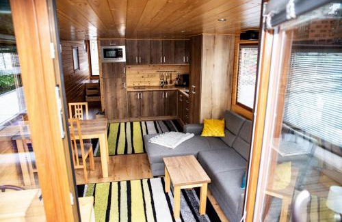 Holesovice Alquiler De Eote | Houseboat Bonanza Prague