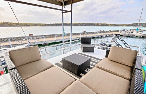 Rocky Ridge Alquiler De Eote | Houseboat **Casa Ocaso** on Beautiful Lake Travis