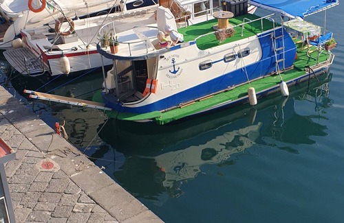 Torre del Greco Alquiler De Eote | Houseboat Experience - 0 km from the sea