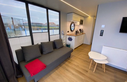 Barth Alquiler De Eote | Houseboat Fjord Vela with bio sauna and roof terrace in Barth