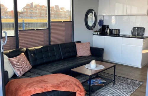 Barth Alquiler De Eote | Houseboat Fjord Vineta with bio sauna and roof terrace in Barth