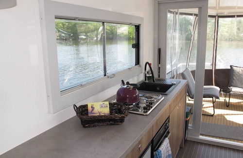 Oberhavel Apartamento | Houseboat for 4 guests with 25m² in Hennigsdorf (264977)