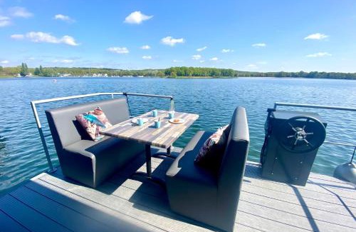 Middelaar Casa | Houseboat Mookerplas met Hottub